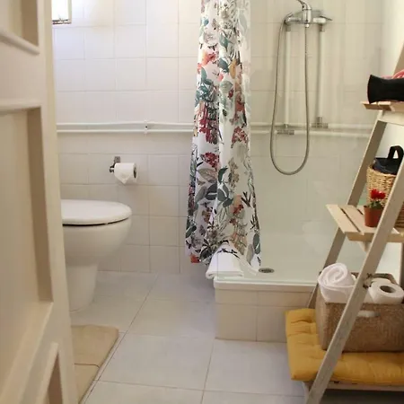 Maria Dos Anjos - Free Indoor Parking Lisboa